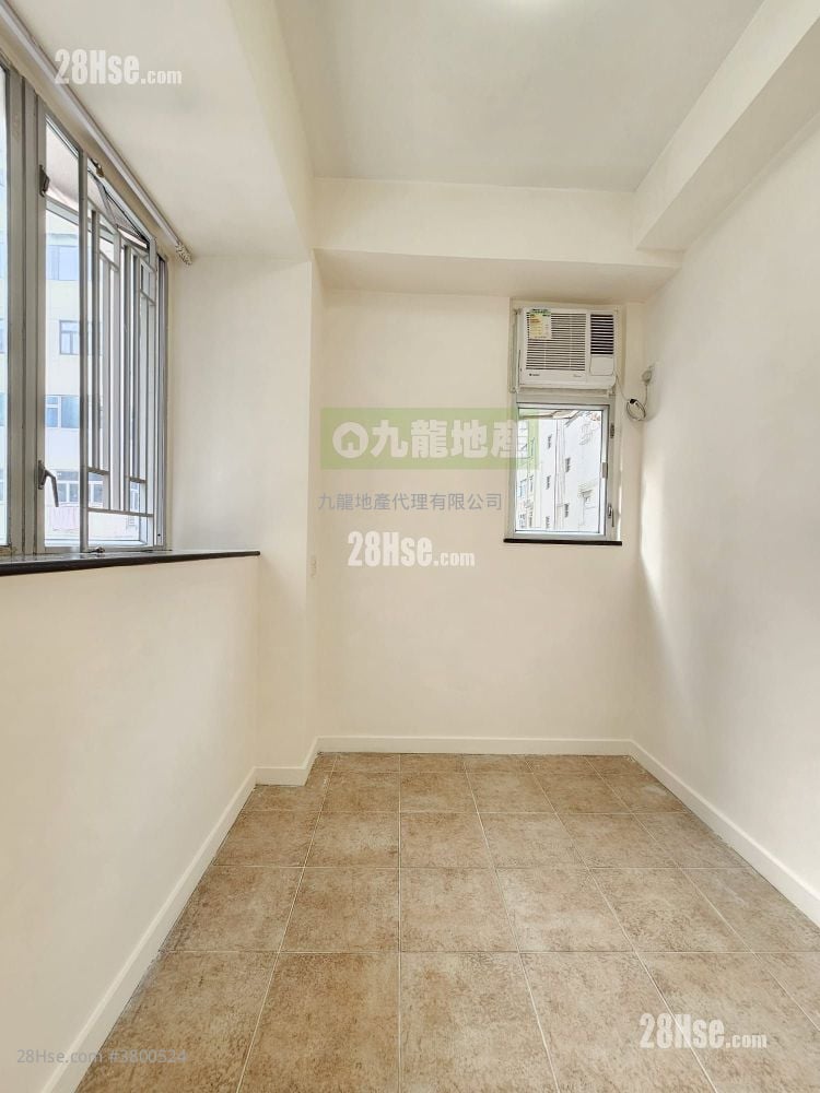 Man Woo Building Rental Studio , 1 Bathroom 187 ft²