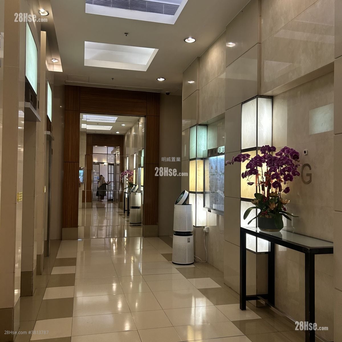 Paradise Square Rental 454 ft²