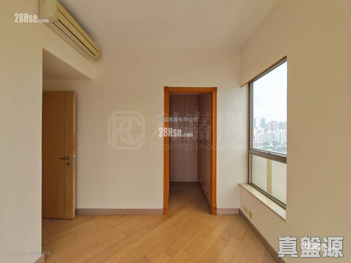 La Grove Sell 3 Bedrooms 807 ft²