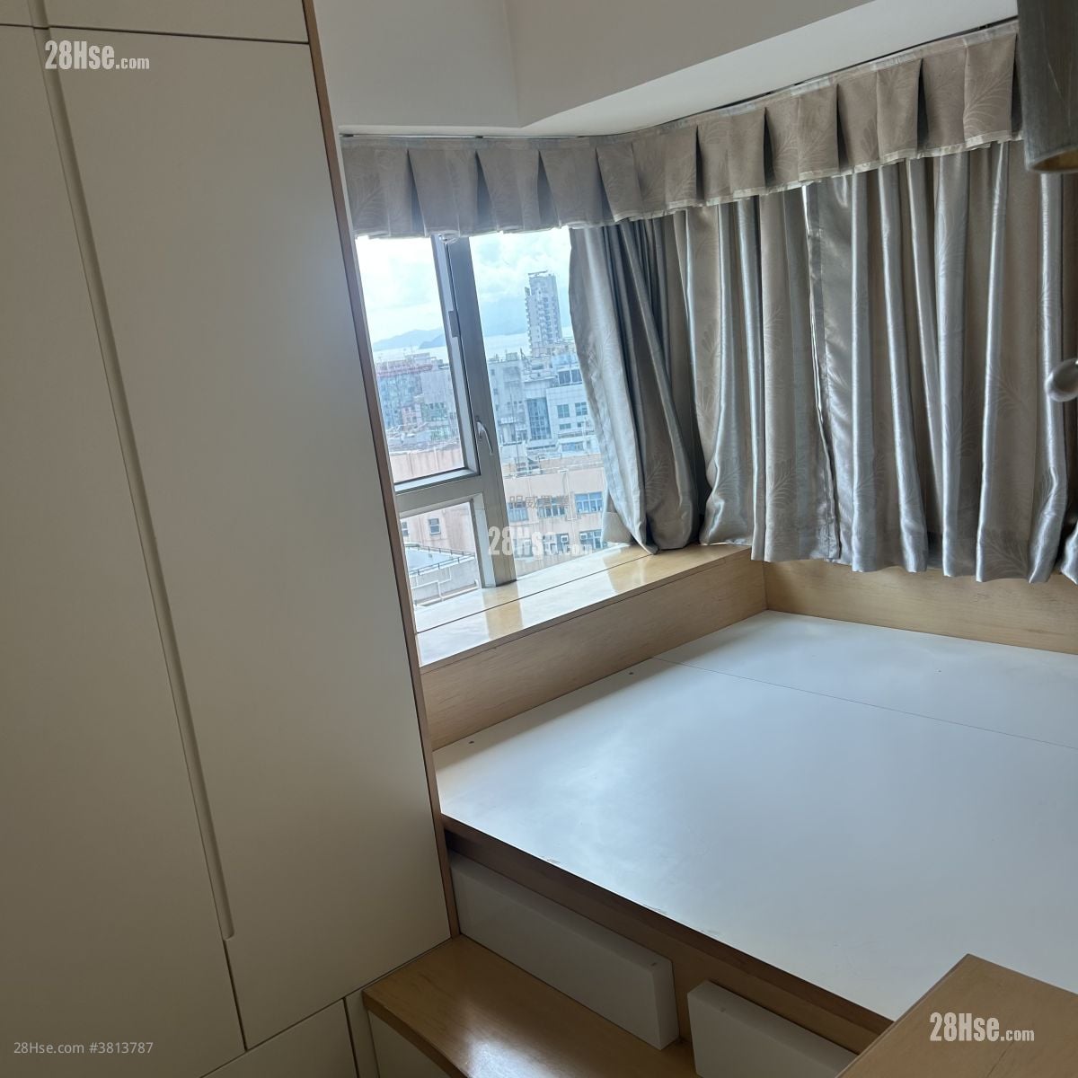 Paradise Square Rental 454 ft²