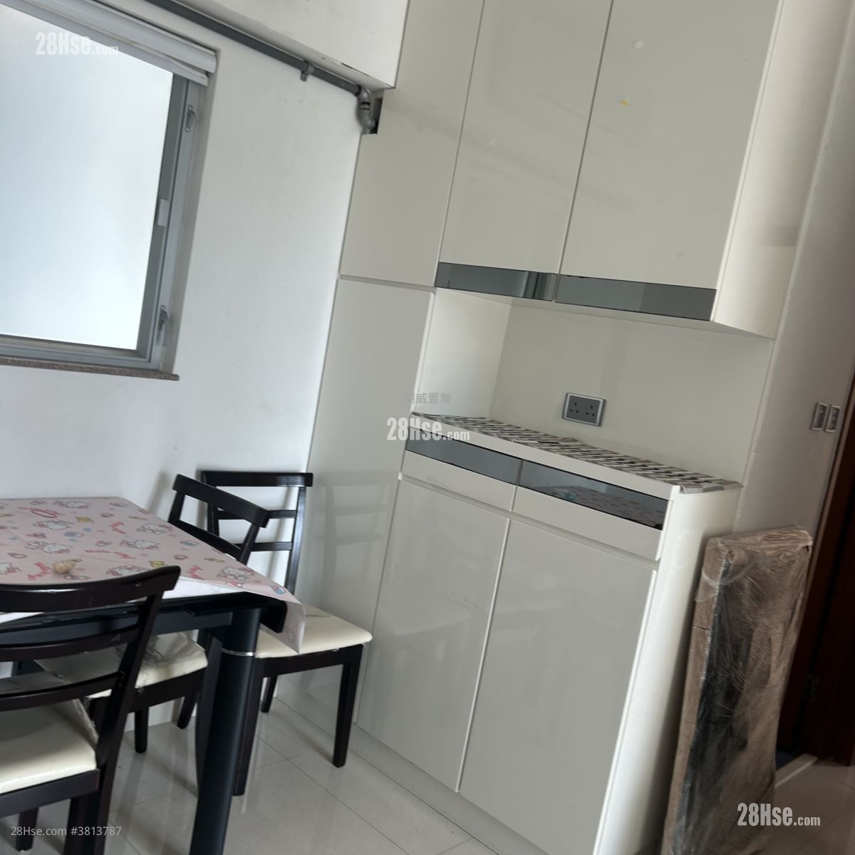 Paradise Square Rental 454 ft²