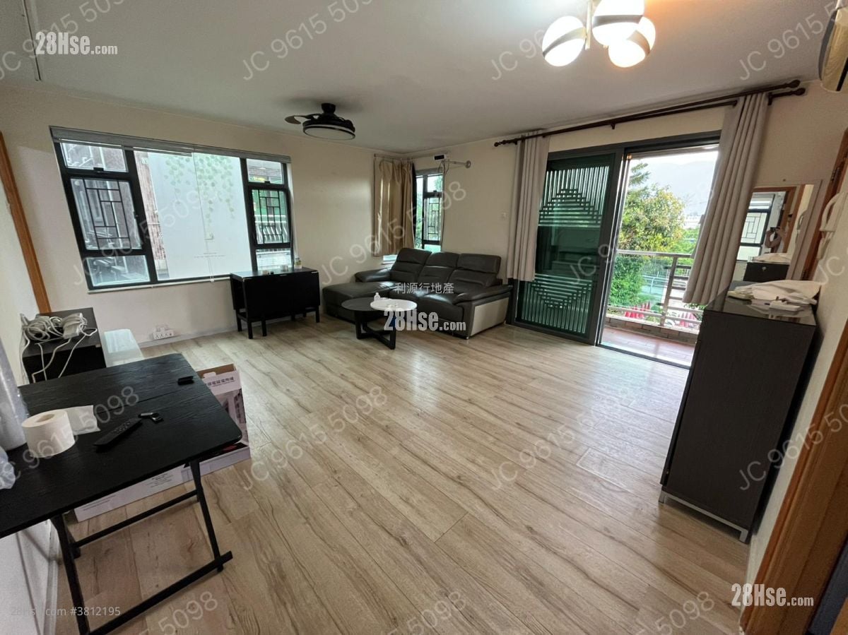 村屋 租盘 3 房 , 1 浴室 700 平方尺