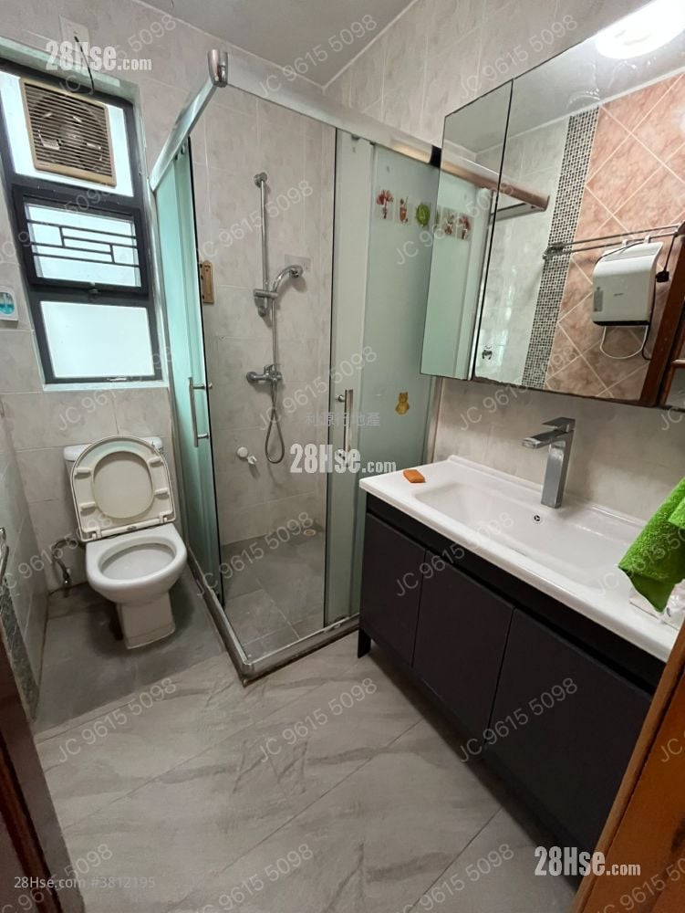 村屋 租盘 3 房 , 1 浴室 700 平方尺