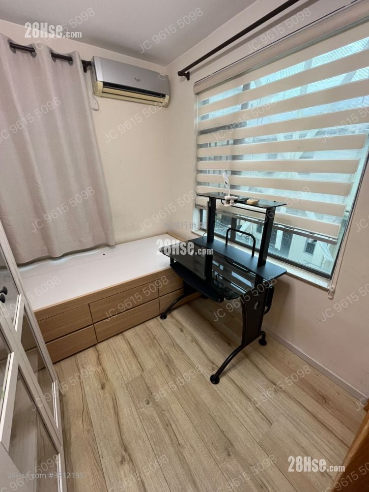 村屋 租盘 3 房 , 1 浴室 700 平方尺