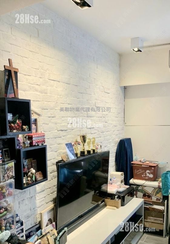 Bauhinia Garden Sell 2 Bedrooms , 1 Bathroom 431 ft²