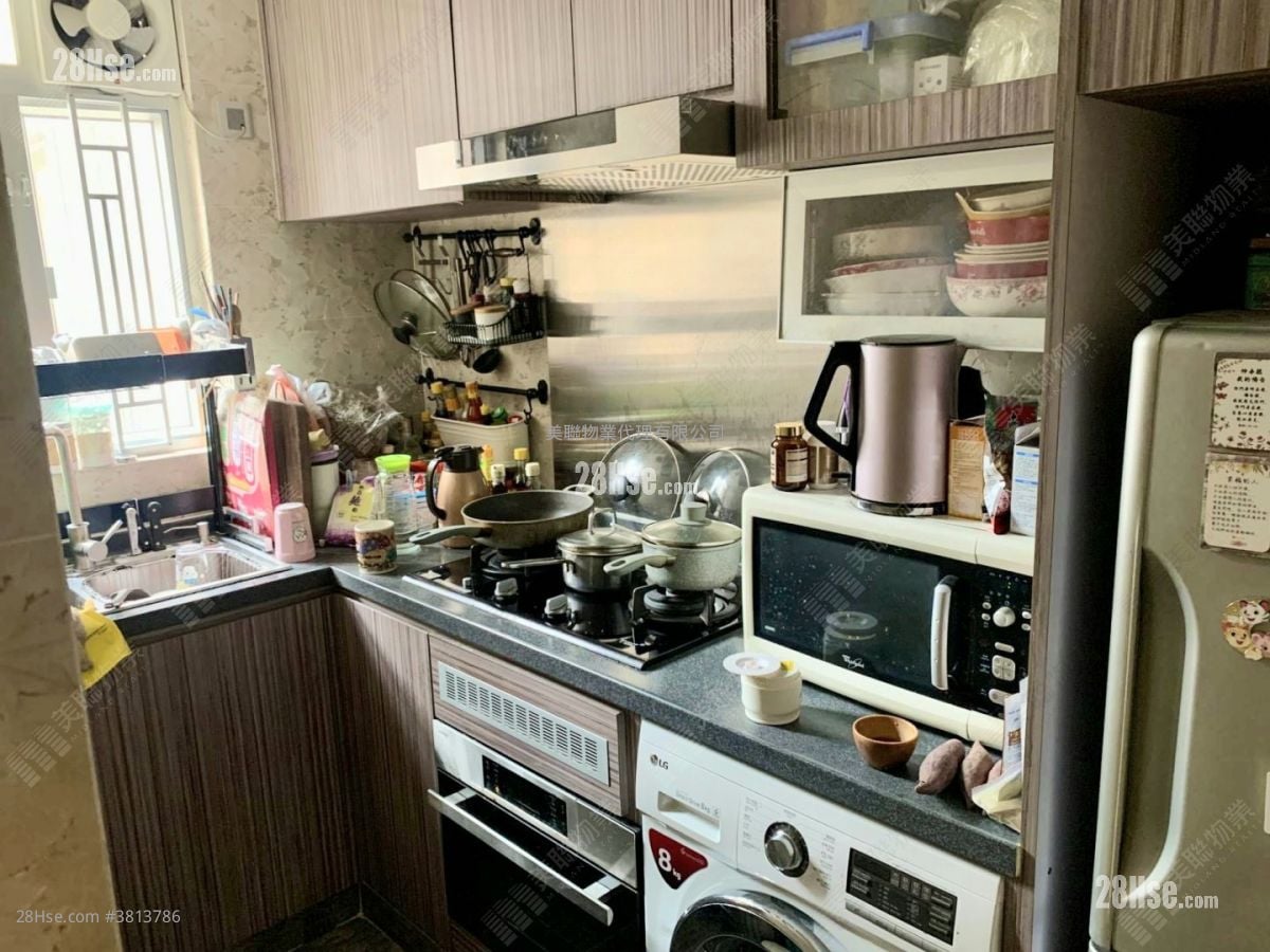 Bauhinia Garden Sell 2 Bedrooms , 1 Bathroom 431 ft²