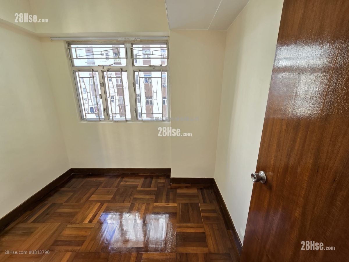 Whampoa Estate Sell 2 Bedrooms , 1 Bathroom 380 ft²