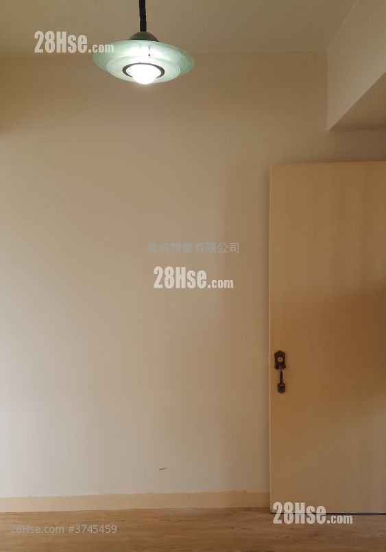 唐楼 售盘 2 房 , 1 浴室 273 平方尺