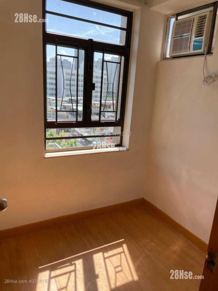 Tai Wai Tenement Building Rental 1 Bedroom , 1 Bathroom 235 ft²
