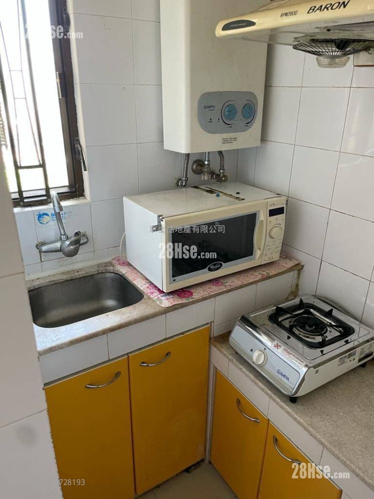 Tai Wai Tenement Building Rental 1 Bedroom , 1 Bathroom 235 ft²