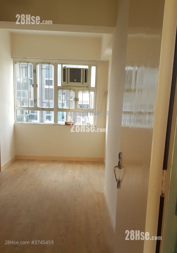 唐楼 售盘 2 房 , 1 浴室 273 平方尺