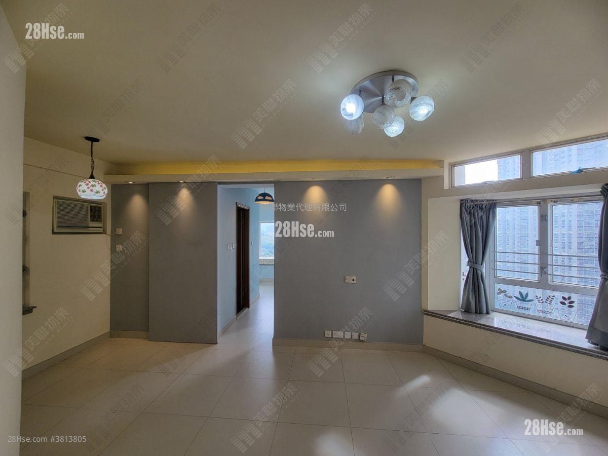 Kingswood Villas Sell 2 Bedrooms 446 ft²