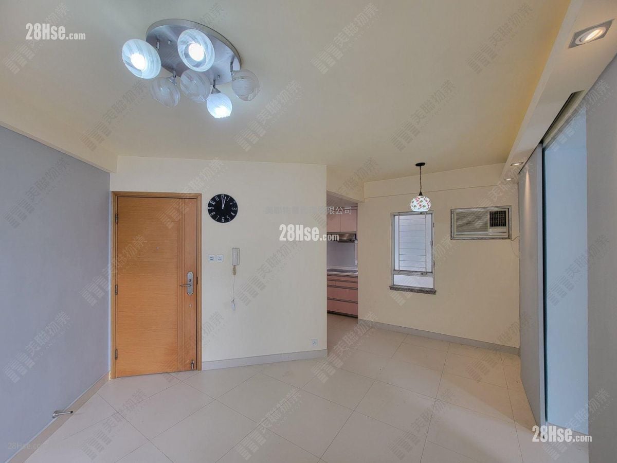 Kingswood Villas Sell 2 Bedrooms 446 ft²