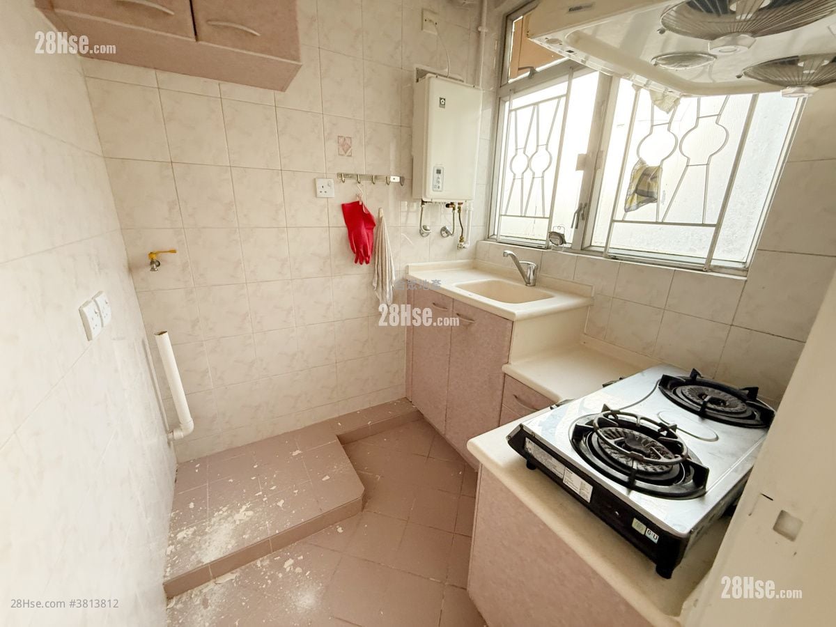 Eightland Gardens Rental 355 ft²