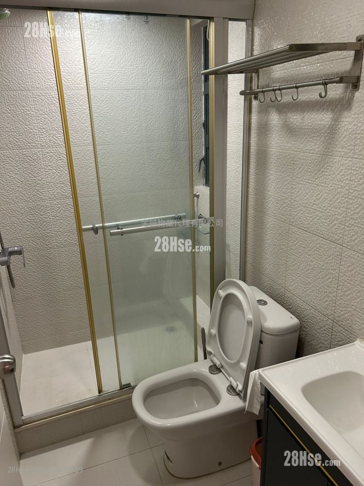 浴室: 俊升华庭 租盘 1 房 , 1 浴室 460 平方尺