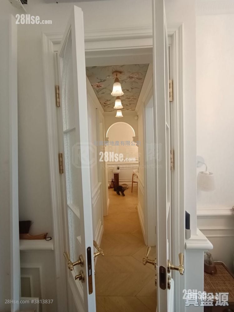 Grand Mayfair  Rental 3 Bedrooms , 1 Bathroom 522 ft²