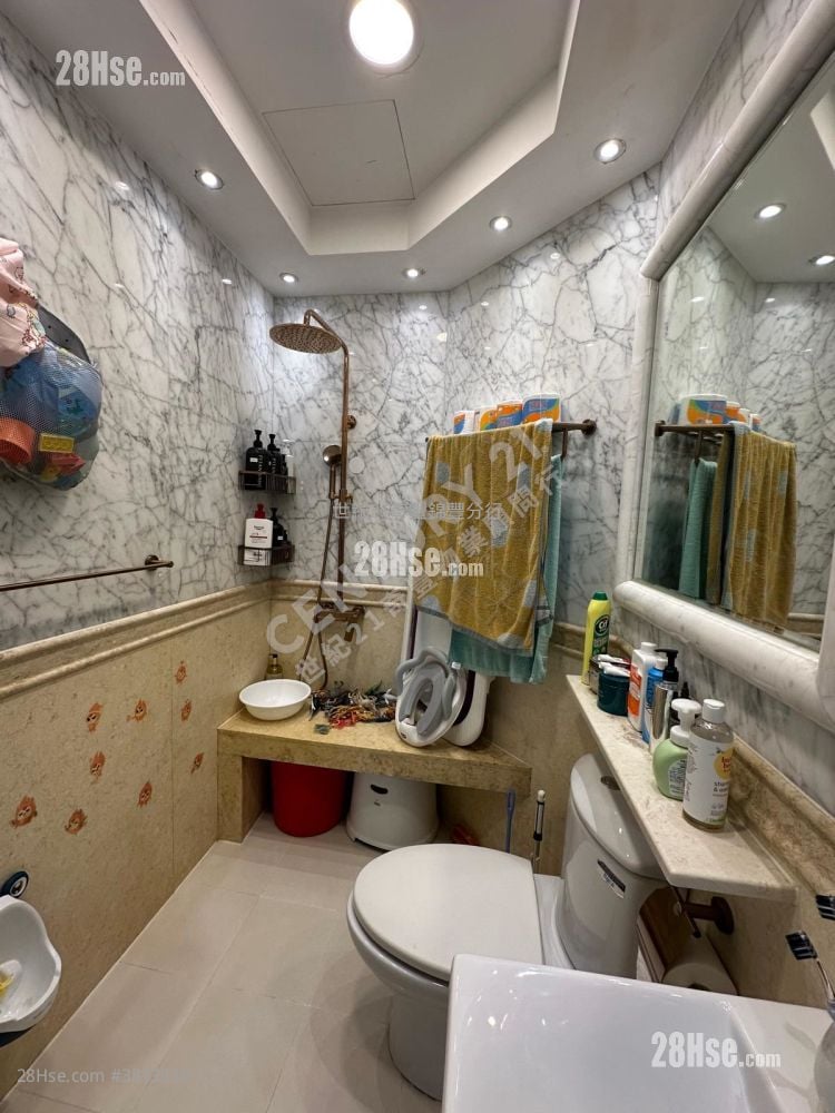 雅典居 售盘 5+ 房 , 3 浴室 1,480 平方尺