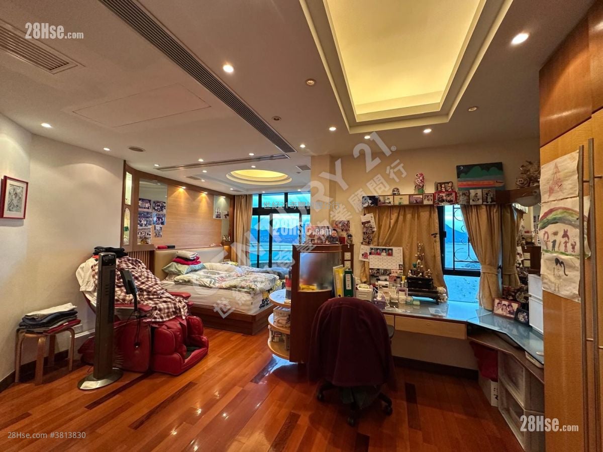 雅典居 售盘 5+ 房 , 3 浴室 1,480 平方尺