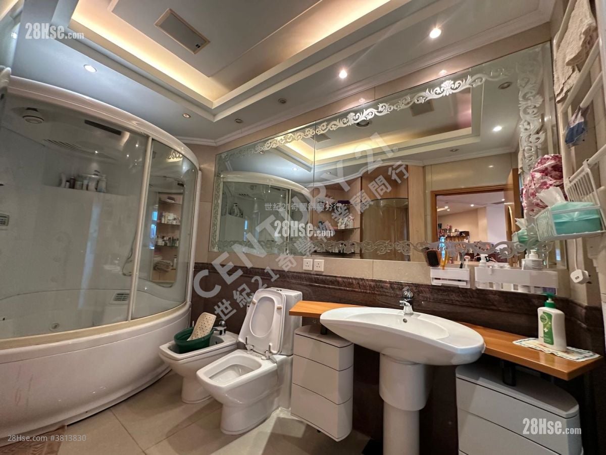 雅典居 售盘 5+ 房 , 3 浴室 1,480 平方尺