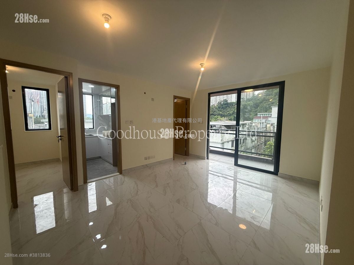 Tseung Kwan O Village Sell 3 Bedrooms , 1 Bathroom 700 ft²