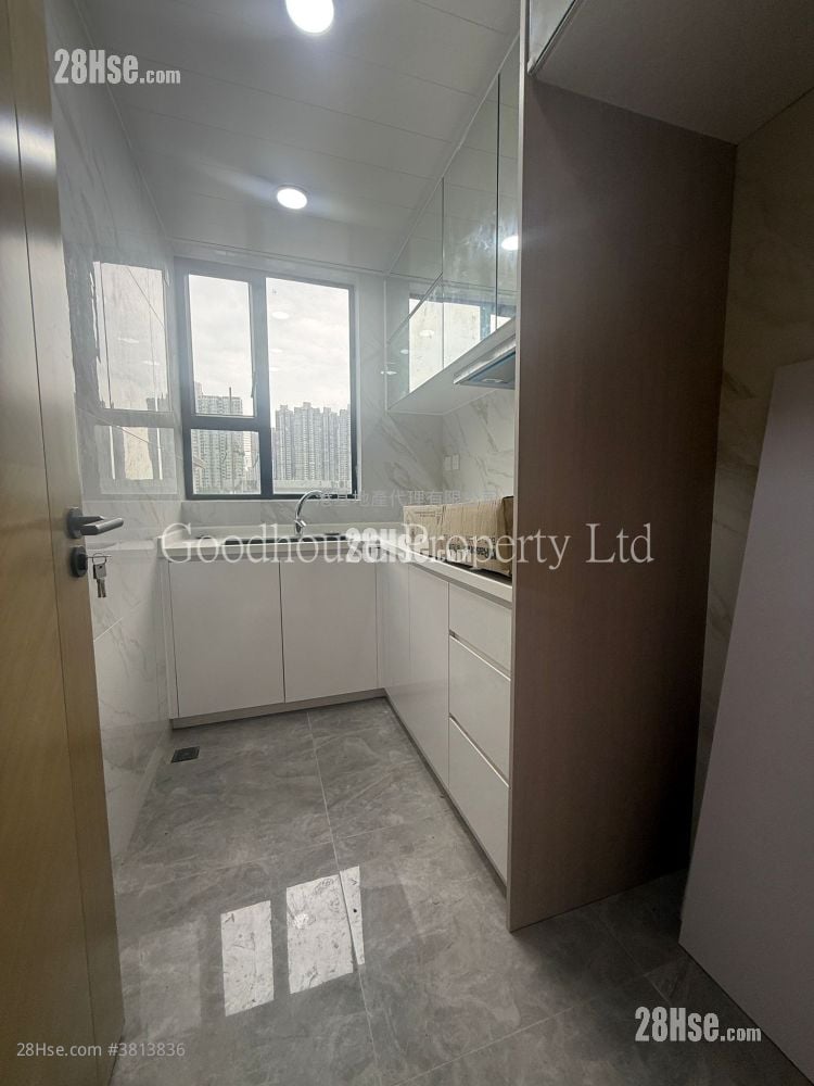 Tseung Kwan O Village Sell 3 Bedrooms , 1 Bathroom 700 ft²