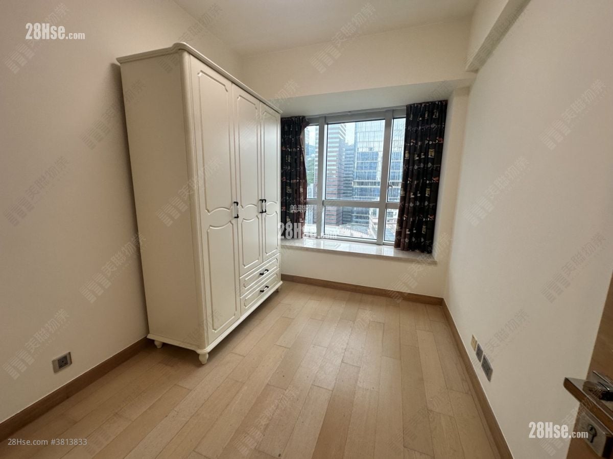 Marinella Sell 4 Bedrooms 1,703 ft²