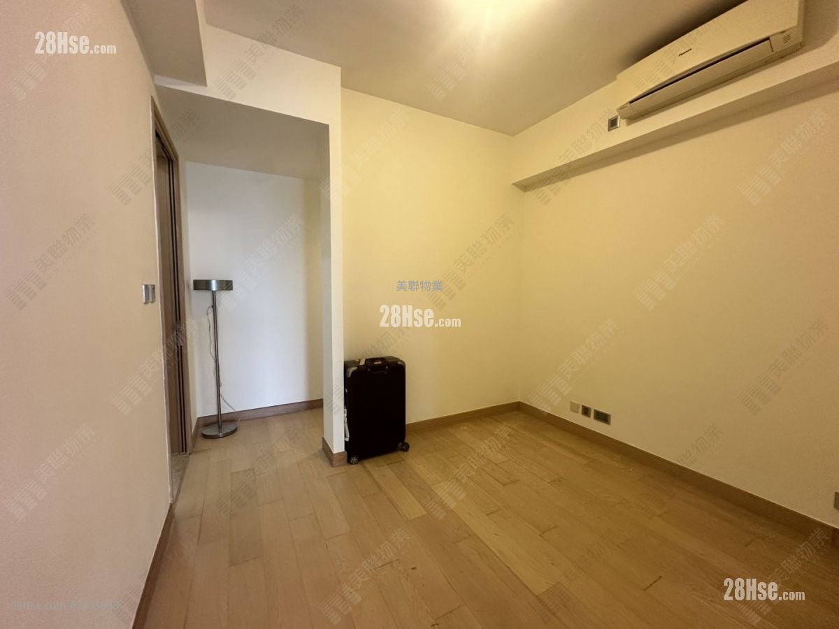 Marinella Sell 4 Bedrooms 1,703 ft²