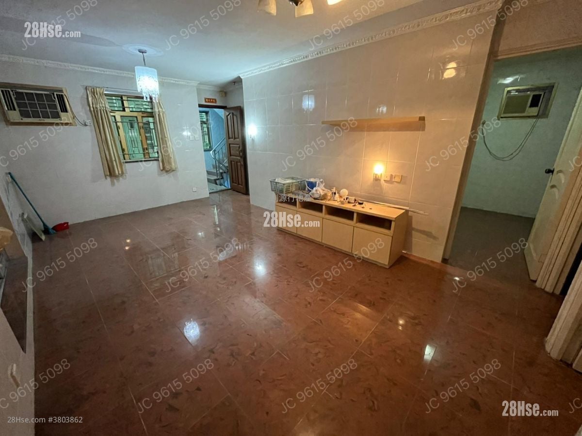 村屋 租盘 3 房 , 1 浴室 700 平方尺