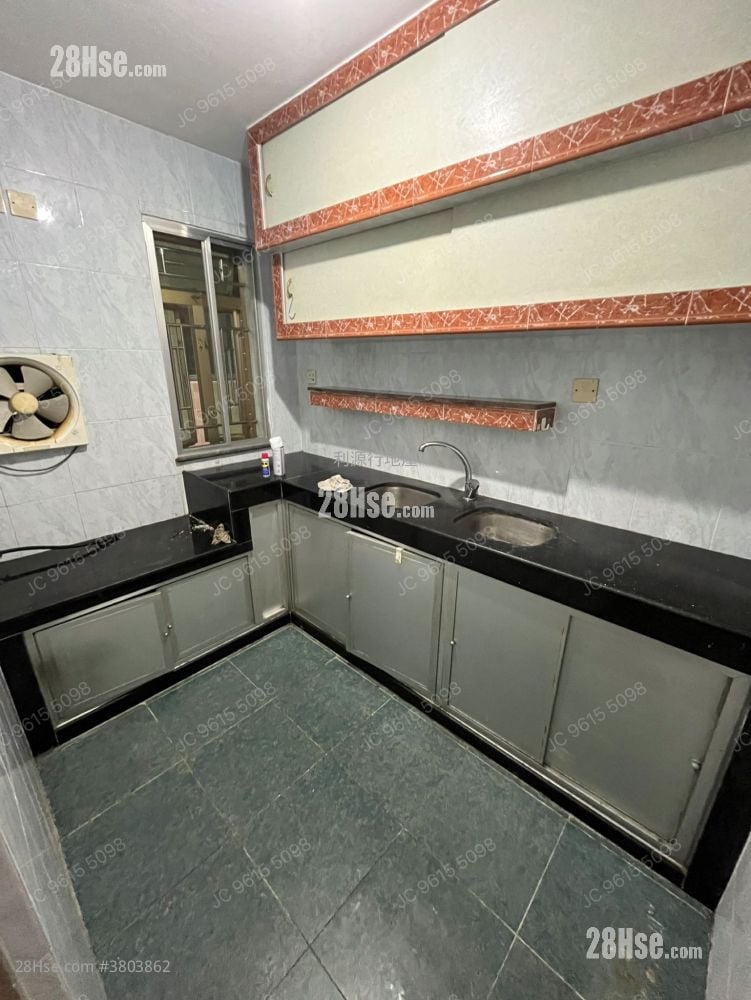 村屋 租盘 3 房 , 1 浴室 700 平方尺