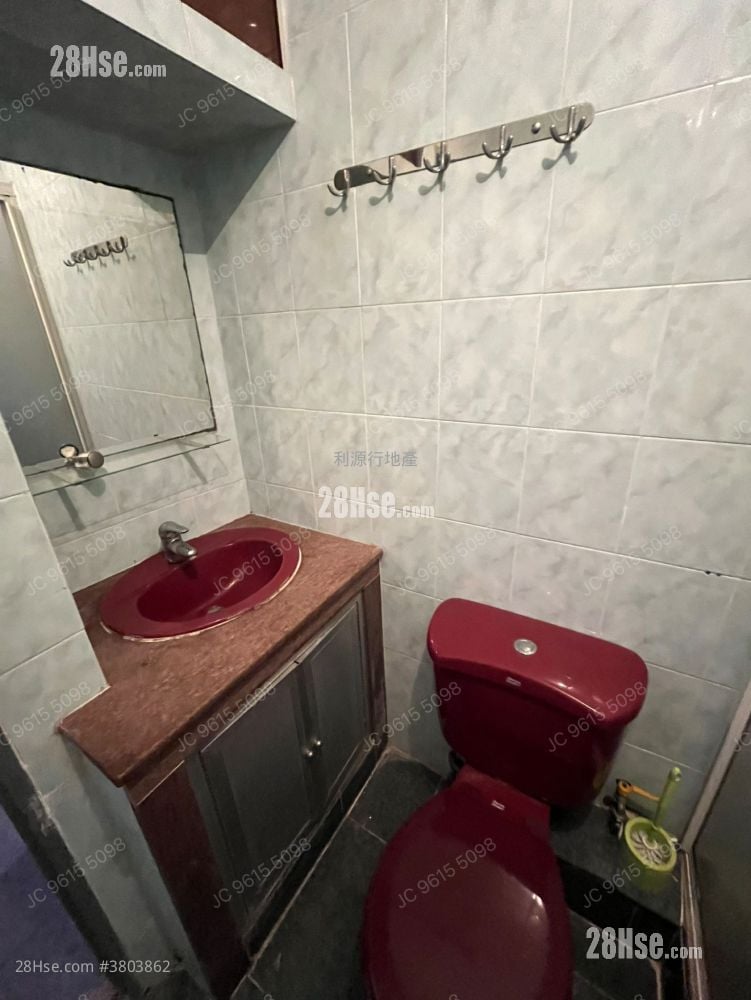 村屋 租盘 3 房 , 1 浴室 700 平方尺