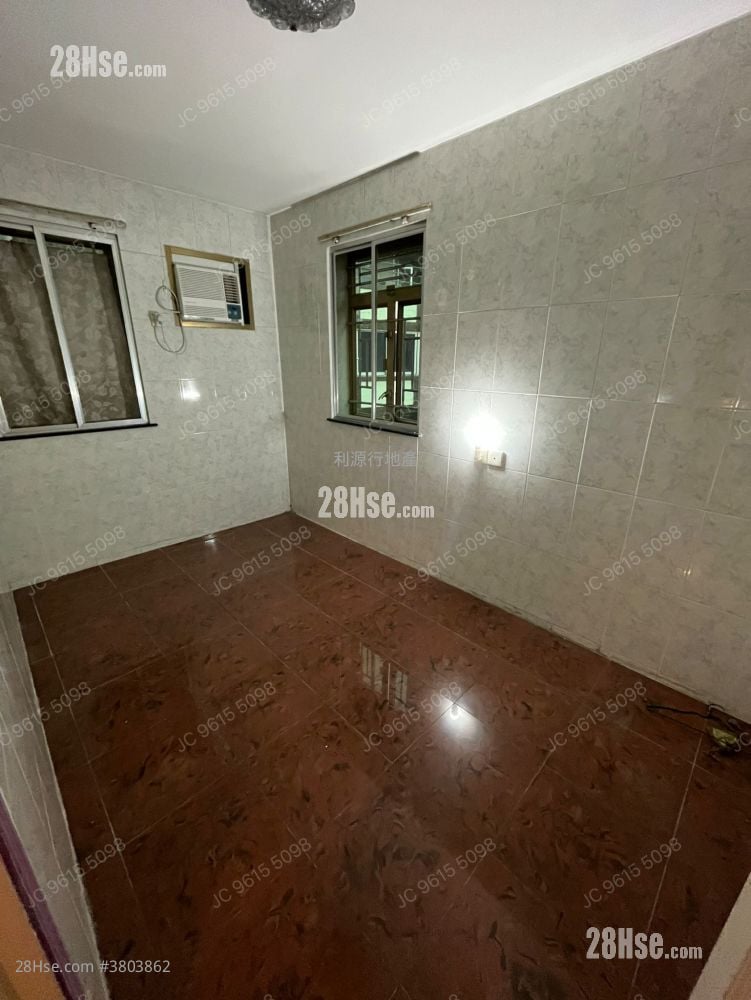 村屋 租盘 3 房 , 1 浴室 700 平方尺