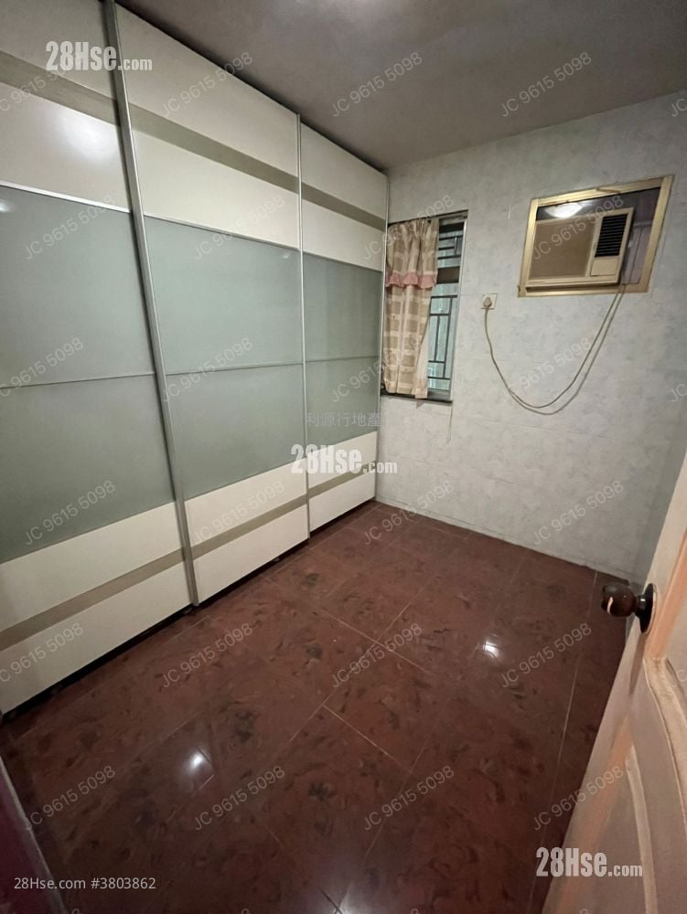 村屋 租盘 3 房 , 1 浴室 700 平方尺