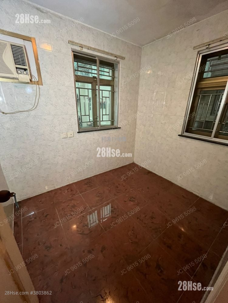 村屋 租盘 3 房 , 1 浴室 700 平方尺