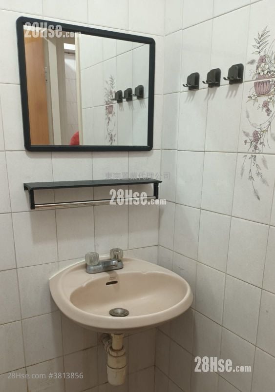 Tak Cheung Building Rental 2 Bedrooms , 1 Bathroom 490 ft²