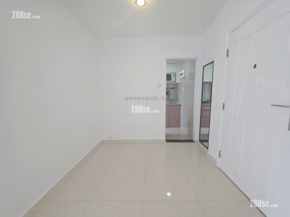 Ching Tai Court Sell 2 Bedrooms , 1 Bathroom 401 ft²