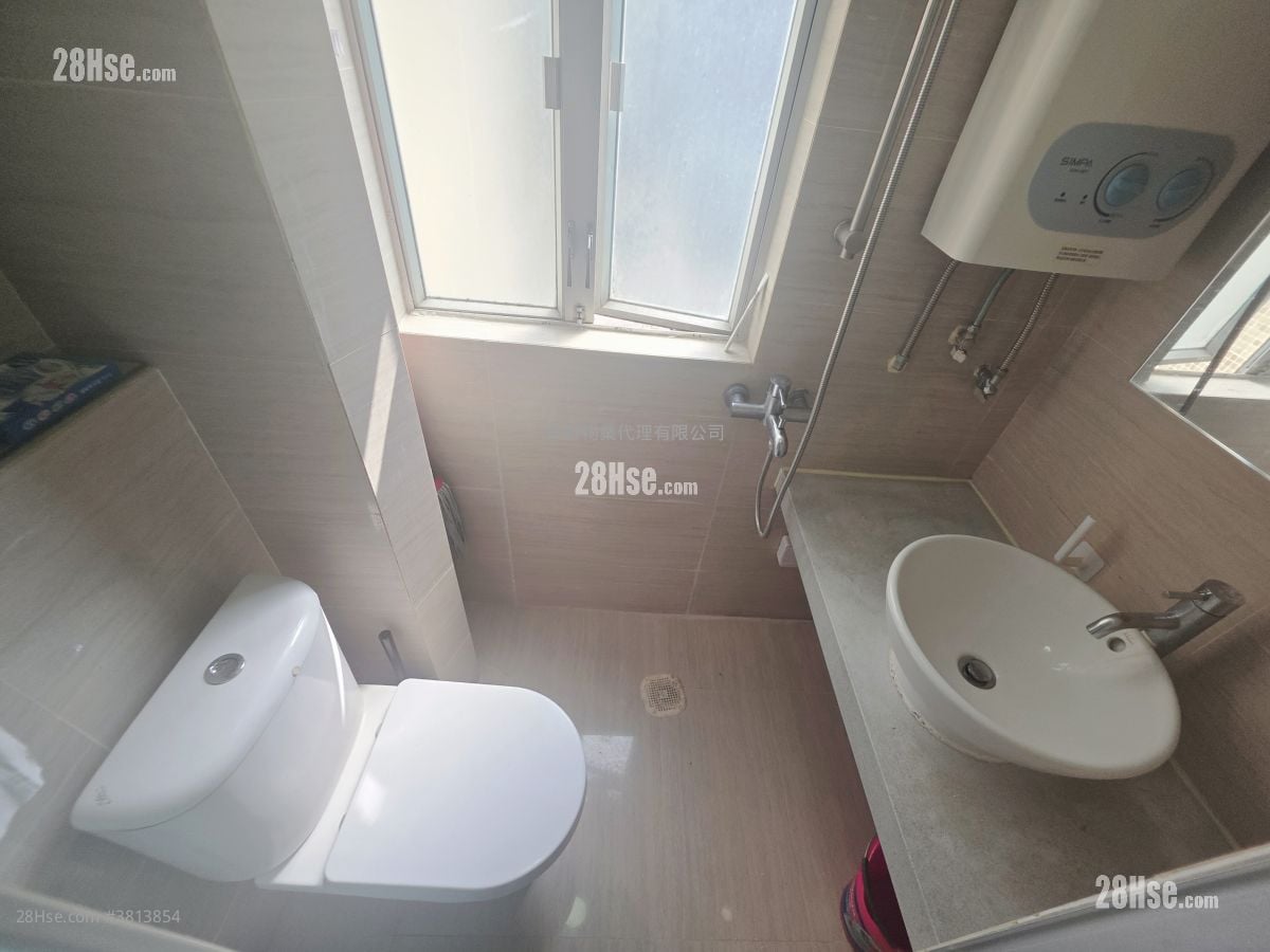 Ching Tai Court Sell 2 Bedrooms , 1 Bathroom 401 ft²