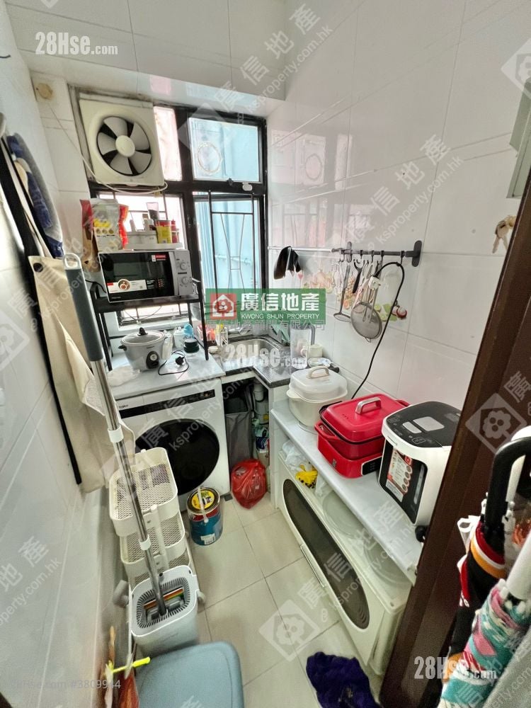 Ka Yee Mansion Rental 2 Bedrooms , 1 Bathroom 270 ft²