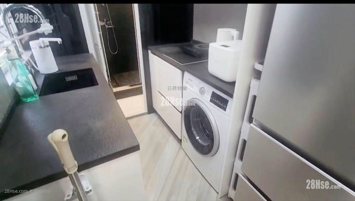 Sun Sing Buiding Sell 3 Bedrooms , 1 Bathroom 445 ft²