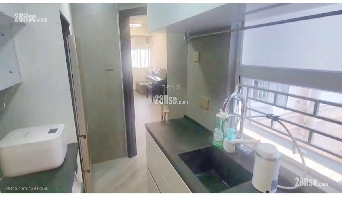 Sun Sing Buiding Sell 3 Bedrooms , 1 Bathroom 445 ft²