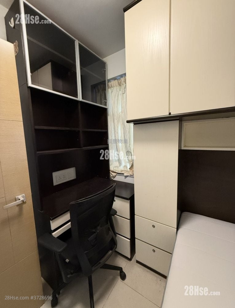 Ka Wing Building Rental 2 Bedrooms , 1 Bathroom 382 ft²