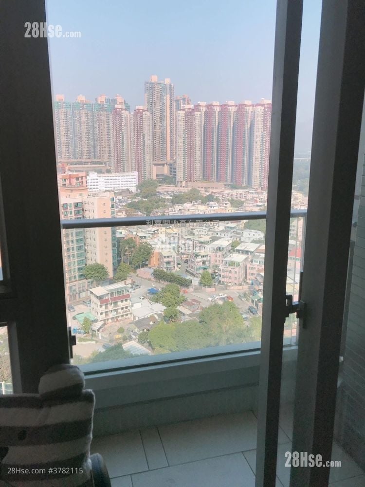 The Reach Sell 2 Bedrooms 439 ft²