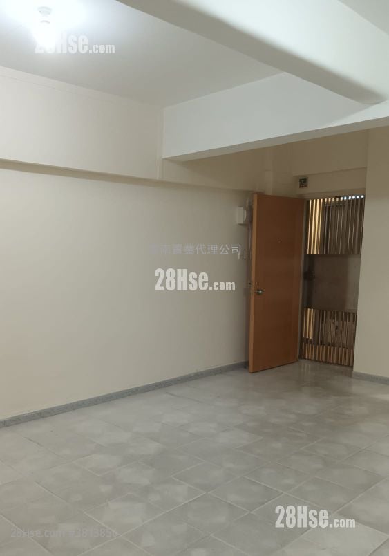 Tak Cheung Building Rental 2 Bedrooms , 1 Bathroom 490 ft²
