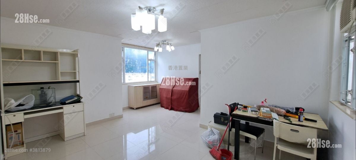 Telford Gardens Sell 3 Bedrooms , 1 Bathroom 532 ft²