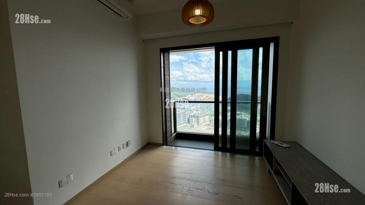 LP6 售盘 3 房 , 2 浴室 728 平方尺