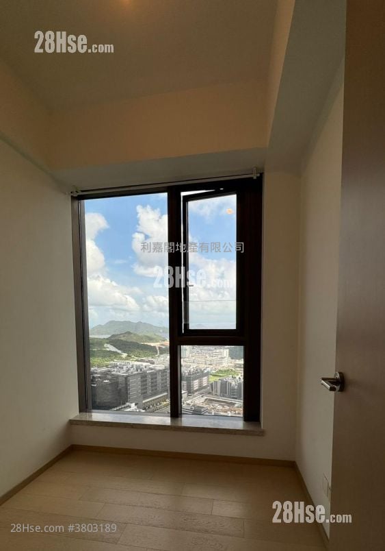 LP6 售盘 3 房 , 2 浴室 728 平方尺