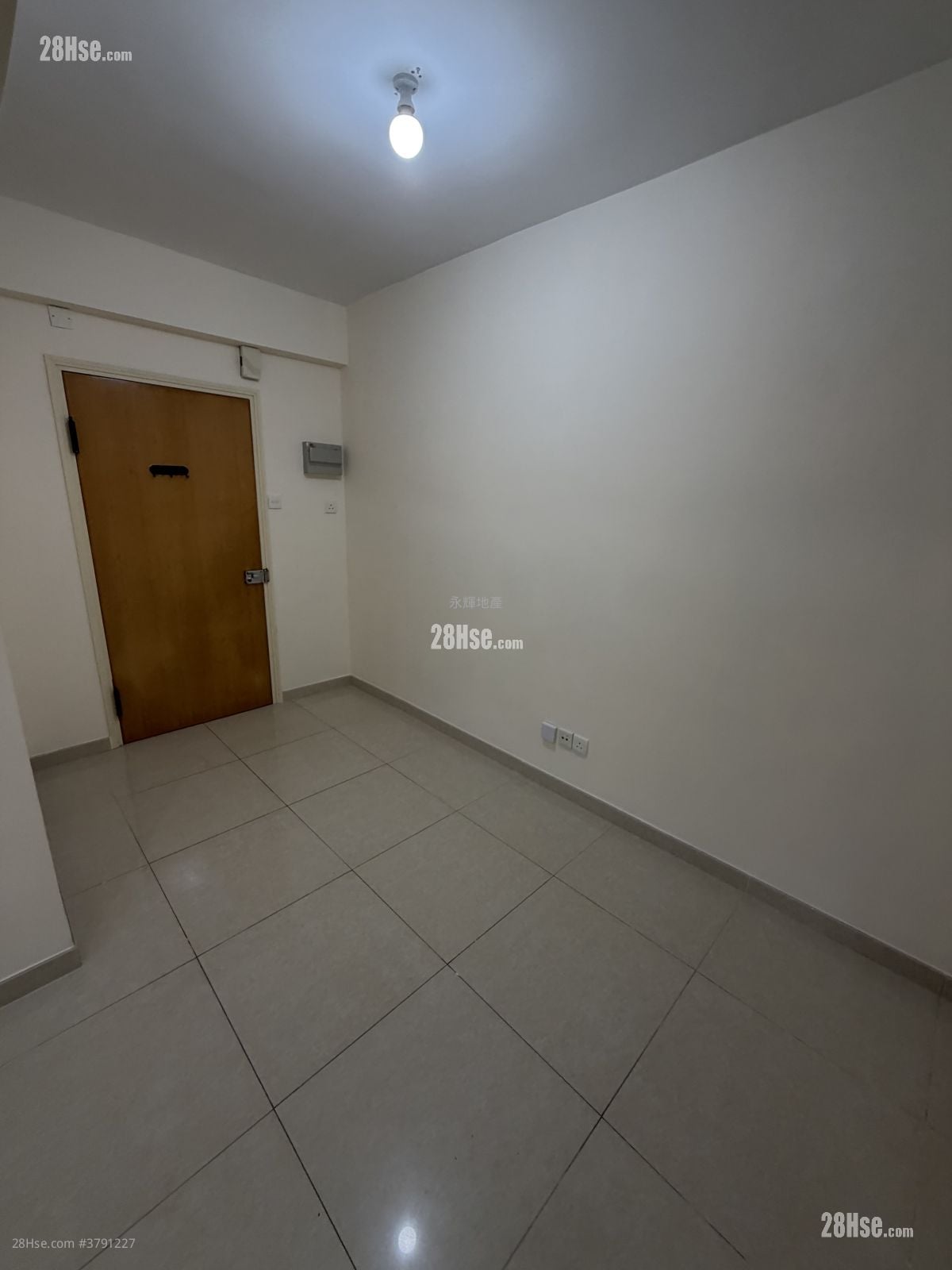 富安大厦 租盘 2 房 352 平方尺