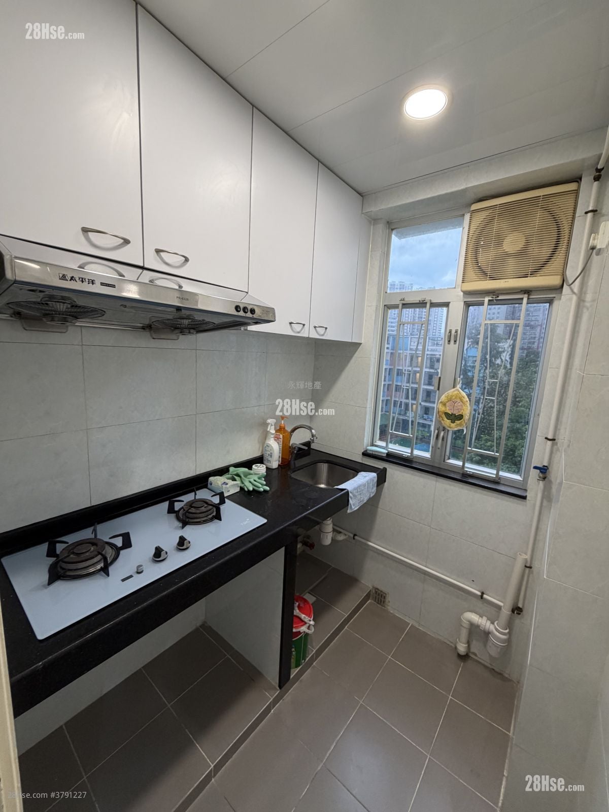 富安大厦 租盘 2 房 352 平方尺