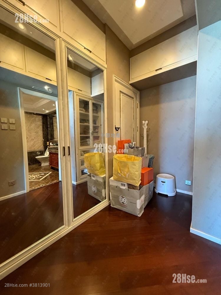 No 1 Homantin Hill Rental 4 Bedrooms , 5+ Bathrooms 2,020 ft²