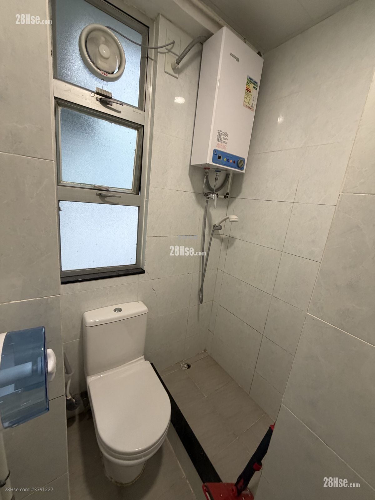 富安大厦 租盘 2 房 352 平方尺