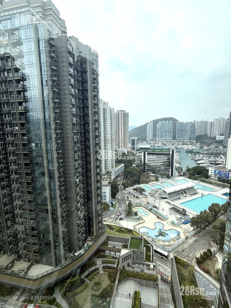 The Southside Sell 3 Bedrooms , 2 Bathrooms 972 ft²